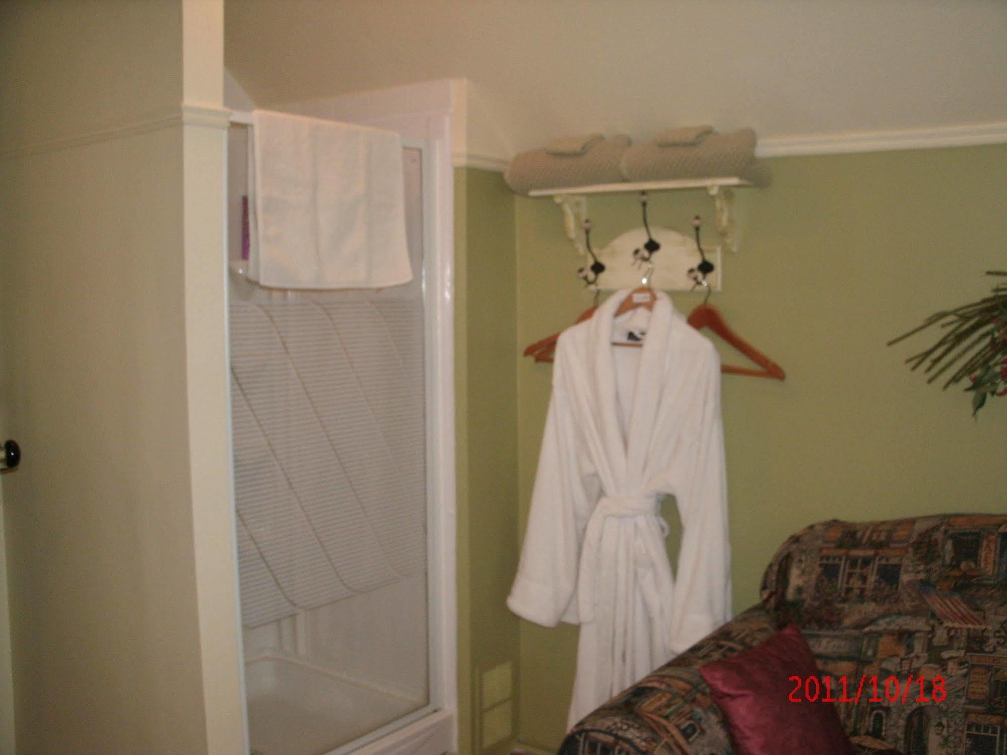 Bed and Breakfast Ici Et Maintenant Magog Exterior foto