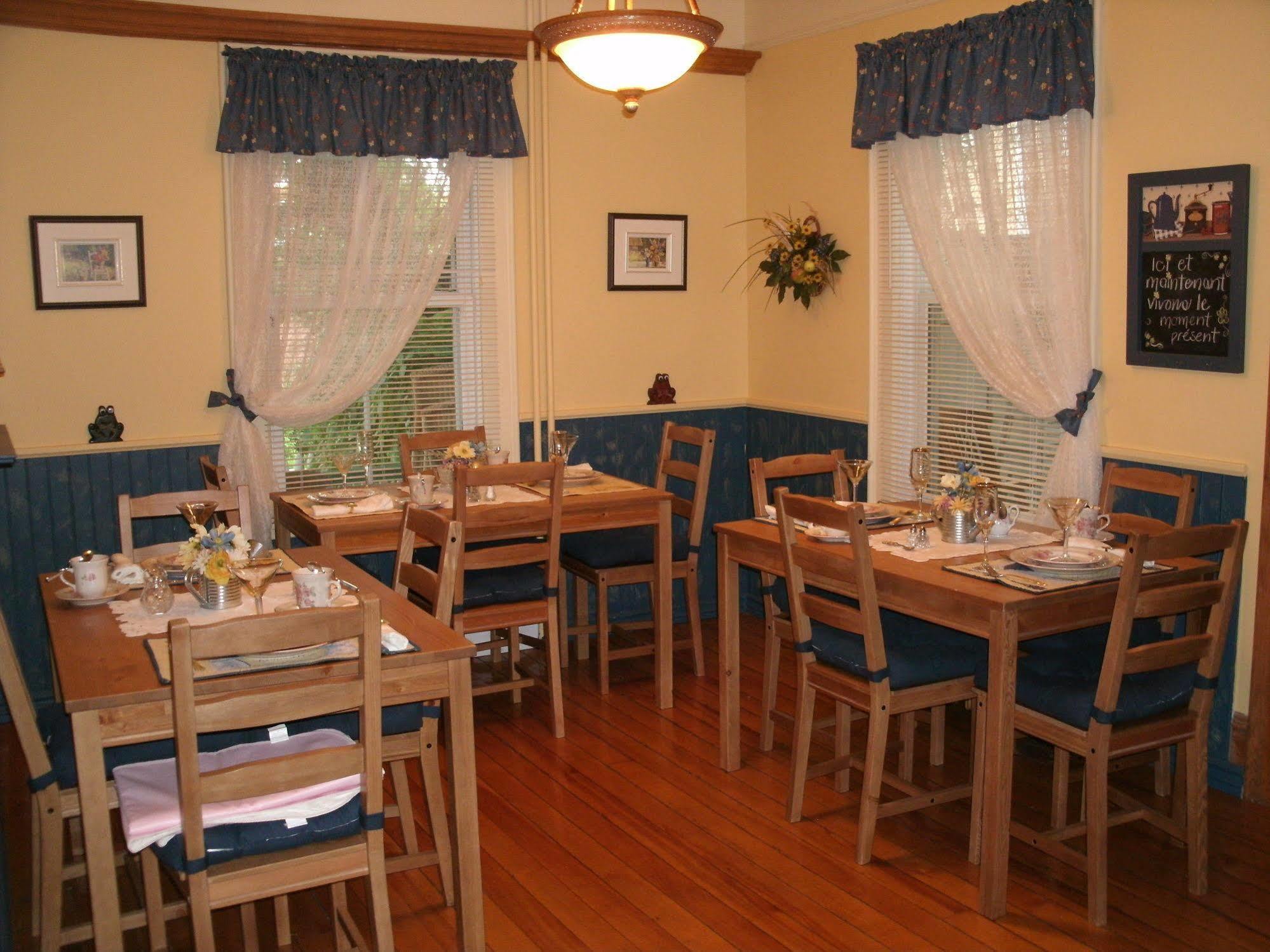 Bed and Breakfast Ici Et Maintenant Magog Exterior foto